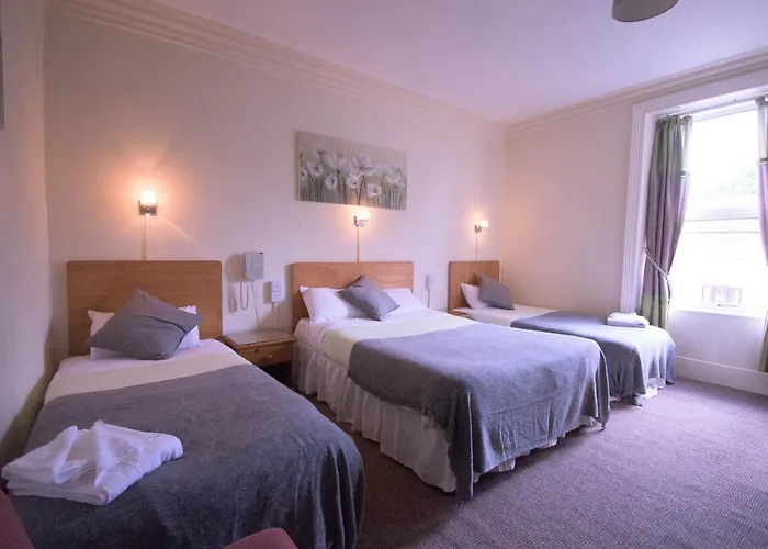 Pinegrove Hotel